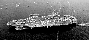 2008年9月25日，日本橫須賀軍港，原定部署在橫須賀基地的核動力航母“喬治·華盛頓”號入港。資料圖
