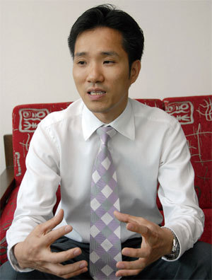 網(wǎng)訊無線技術(shù)股份有限公司創(chuàng)始人、董事長 飛毛腿(福建)電子有限公司創(chuàng)始人 陳國