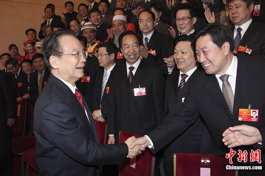 兩會(huì)現(xiàn)場(chǎng)：溫家寶再次與甘肅代表審議報(bào)告