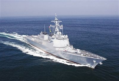 宙斯盾驅(qū)逐艦 載有尖端的雷達(dá)和反導(dǎo)系統(tǒng)。每天僅油費(fèi)就近萬(wàn)美元。