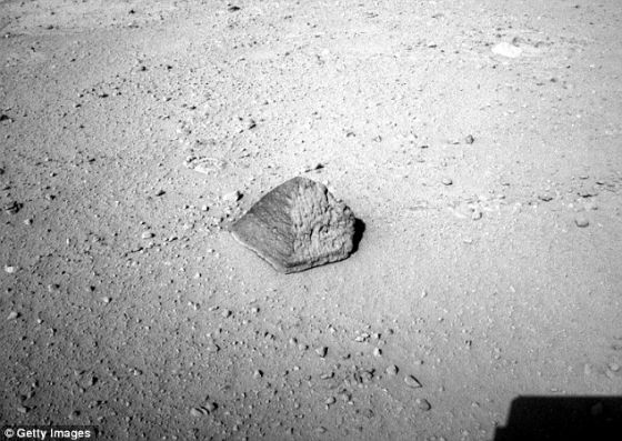 火星隕石主要分為三種——輝玻巖、輝橄巖和純橄巖，幾乎涵蓋所有火星隕石，但“黑美人”不屬于這三種類型中的任何一種