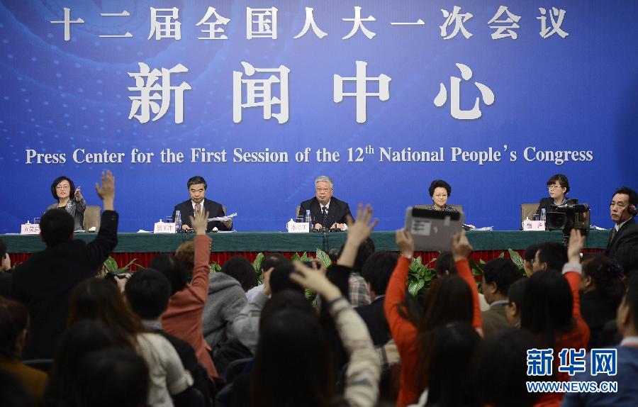 （兩會）（1）民政部負(fù)責(zé)人談民生和社會服務(wù)