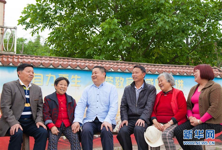 （新華全媒頭條·十九大特別報道·圖文互動）（10）為了全體人民對美好生活的追求——從黨的十九大看黨始終不渝的奮斗目標(biāo)