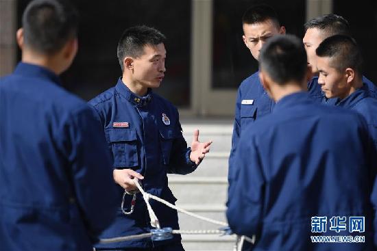 (社會(huì))(9)消防“鐵漢”李志亮的百煉青春