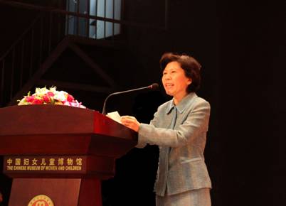 2011年5月14日下午，全國婦聯(lián)書記處書記、中國婦女兒童博物館館長趙東花宣布“好媽好爸大講堂”家庭教育指導(dǎo)活動(dòng)正式開講