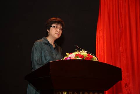 2011年5月14日下午，全國婦聯(lián)兒童工作部部長鄧麗為“好媽好爸大講堂”家庭教育指導(dǎo)活動致辭