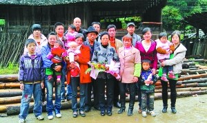 女孩火車(chē)站走失離家16年養(yǎng)父母及兄長(zhǎng)為其尋親不輟
