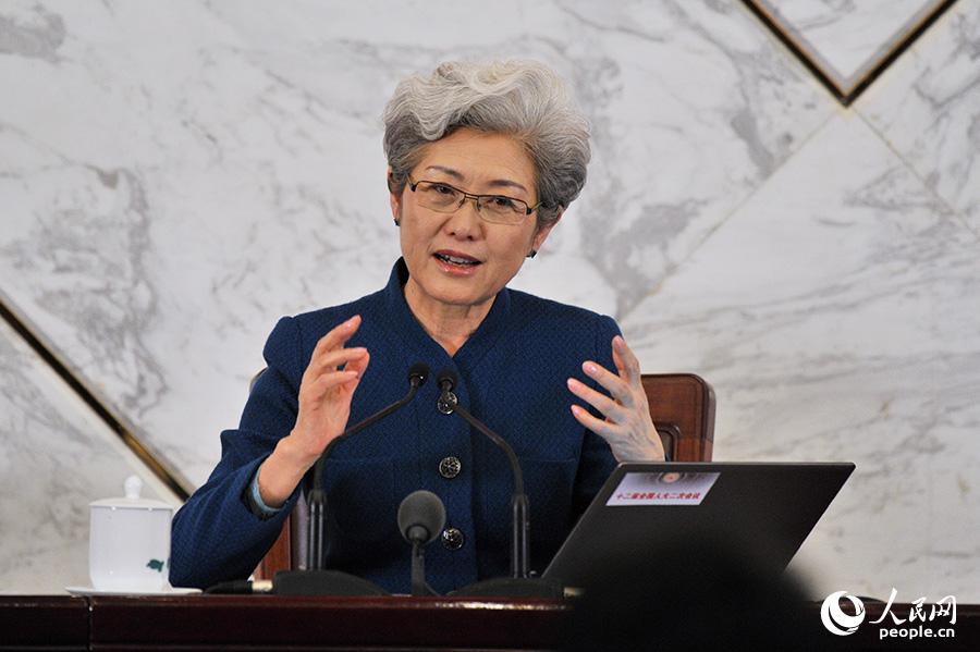 全國(guó)人大會(huì)議女發(fā)言人傅瑩。人民網(wǎng)記者 于凱 攝影