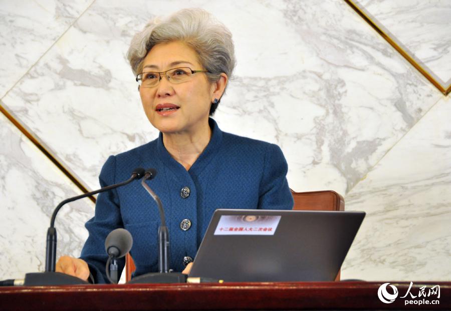 全國(guó)人大會(huì)議女發(fā)言人傅瑩。人民網(wǎng)記者 于凱 攝影