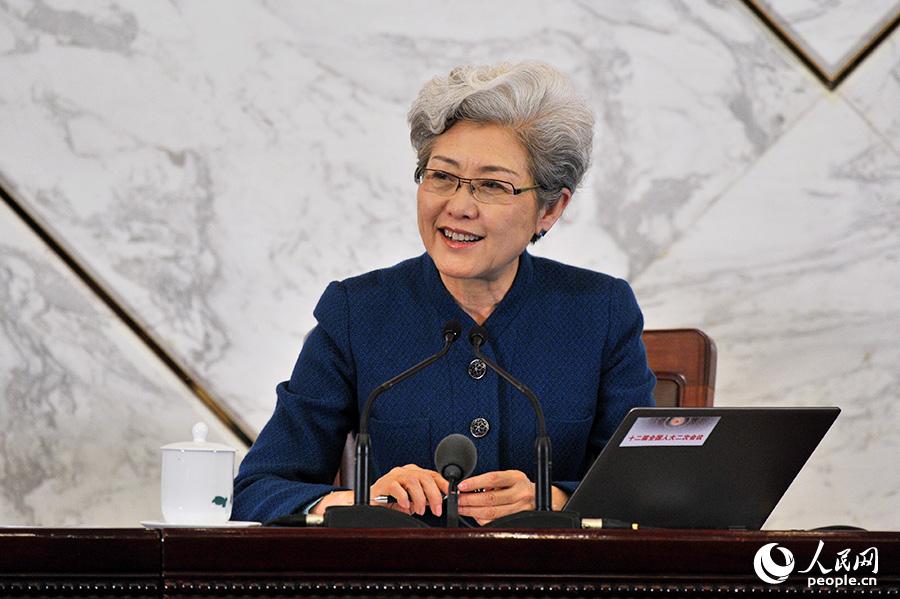 全國(guó)人大會(huì)議女發(fā)言人傅瑩。人民網(wǎng)記者 于凱 攝影