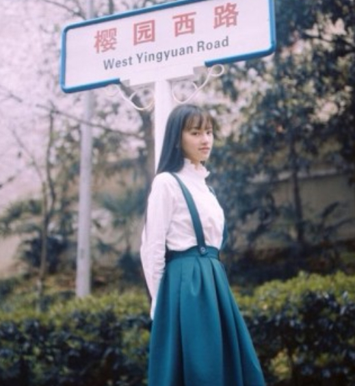雪糕?；ňW(wǎng)絡(luò)走紅 盤點(diǎn)意外走紅的高校美女（組圖）