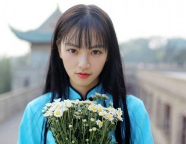 雪糕?；ňW(wǎng)絡(luò)走紅 盤點(diǎn)意外走紅的高校美女（組圖）