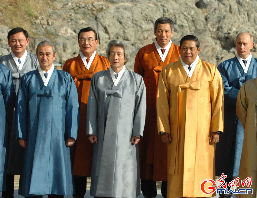 最炫民族風！盤點歷年APEC峰會領導人特色服裝秀