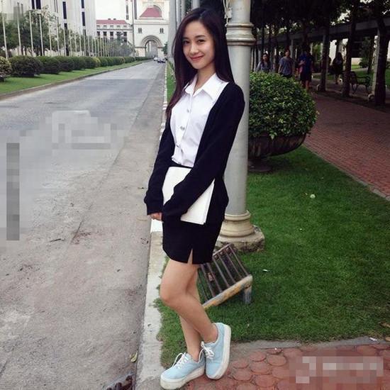越南大學?；滩杳米呒t 高顏值似Anglebaby