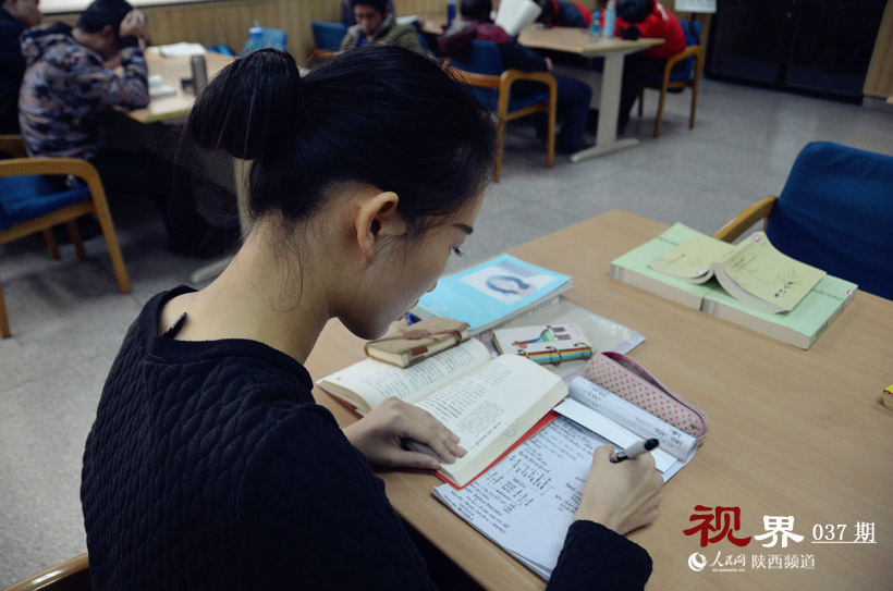 為了創(chuàng)作更優(yōu)秀的作品，她們需要泡圖書館，博聞強識，觀察生活及影視作品，從中尋求靈感