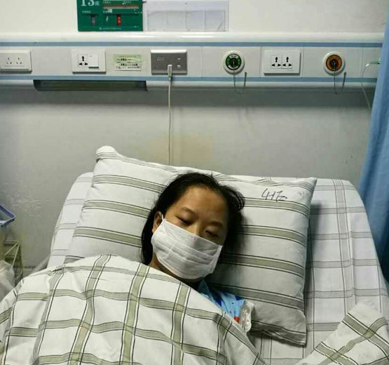 花季少女罹患白血?。簽閳A護(hù)士夢(mèng)　要努力活下去