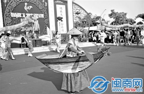 泉州常泰街道舉辦民間藝術節(jié)　男女老少斗陣秀民俗
